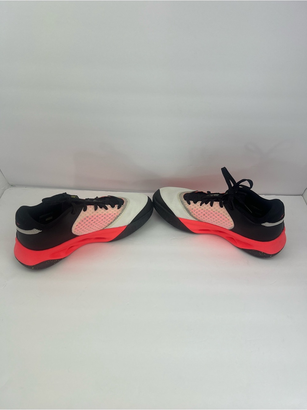 SKETCHERS PERFORMANCE SKX FLOAT BASKETBALL PERFORMANCE TENNIS SOES, SIZE 8.5 - Picture 10 of 17
